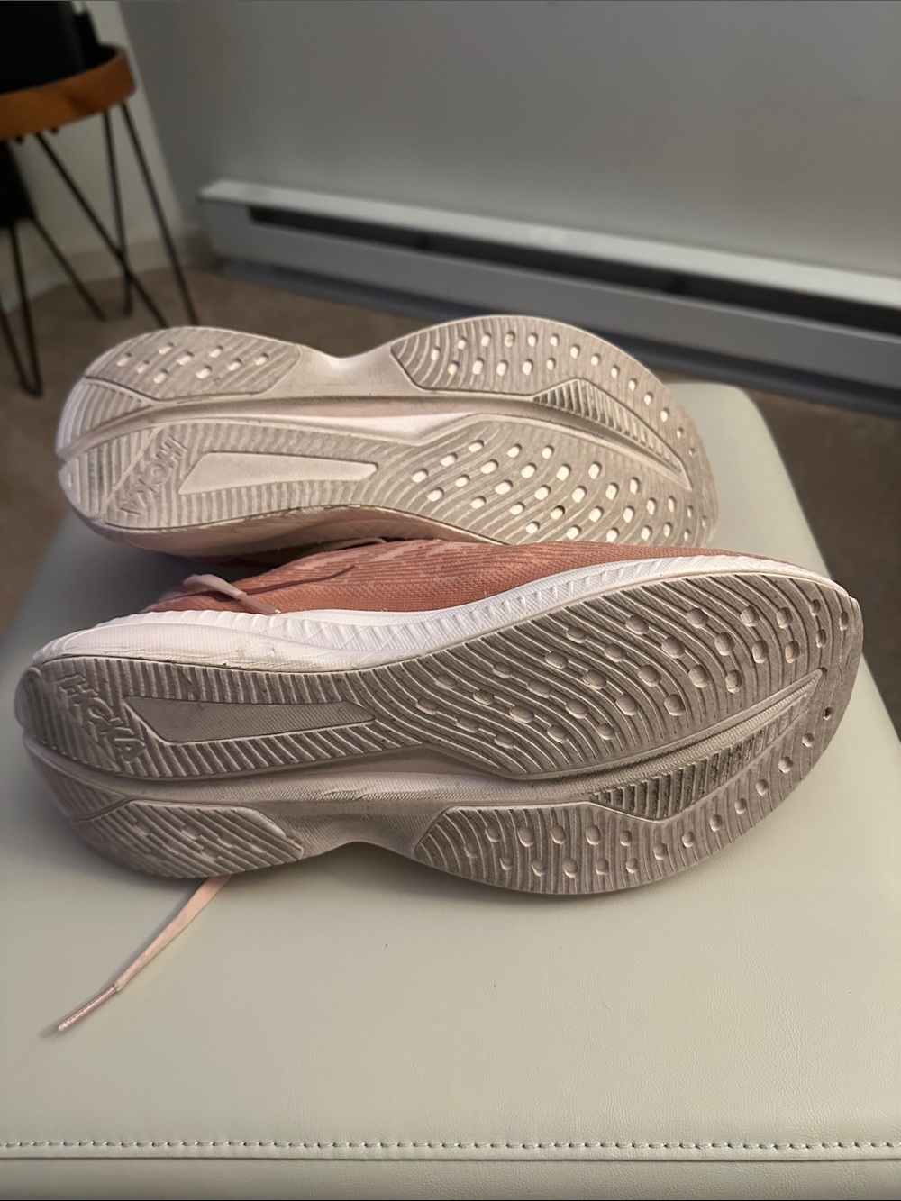Hoka Mach 6 women’s running shoes. - Picture 9 of 10